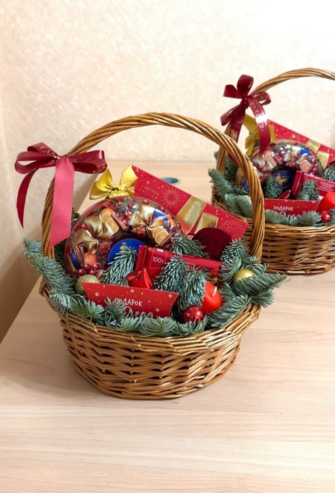 Фото Новогодняя корзина, диаметр М