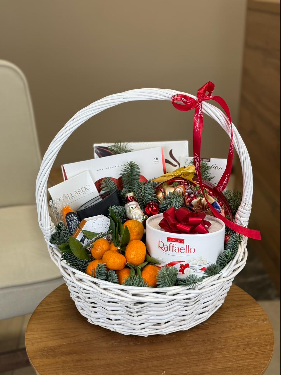 Фото Подарочная корзина, диаметр L