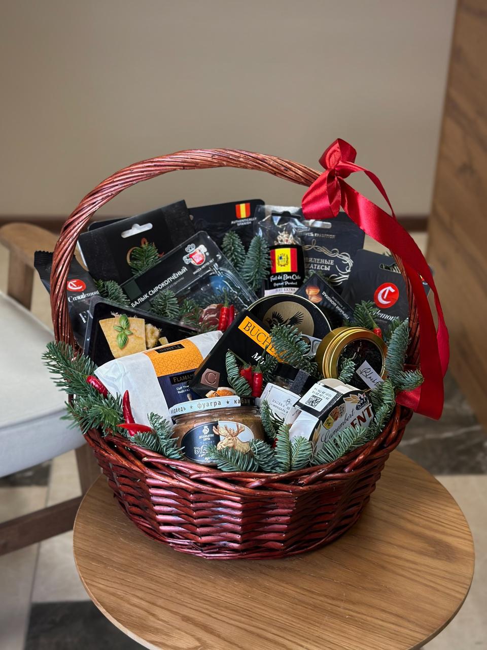 Фото Продуктовая подарочная корзина, диаметр L