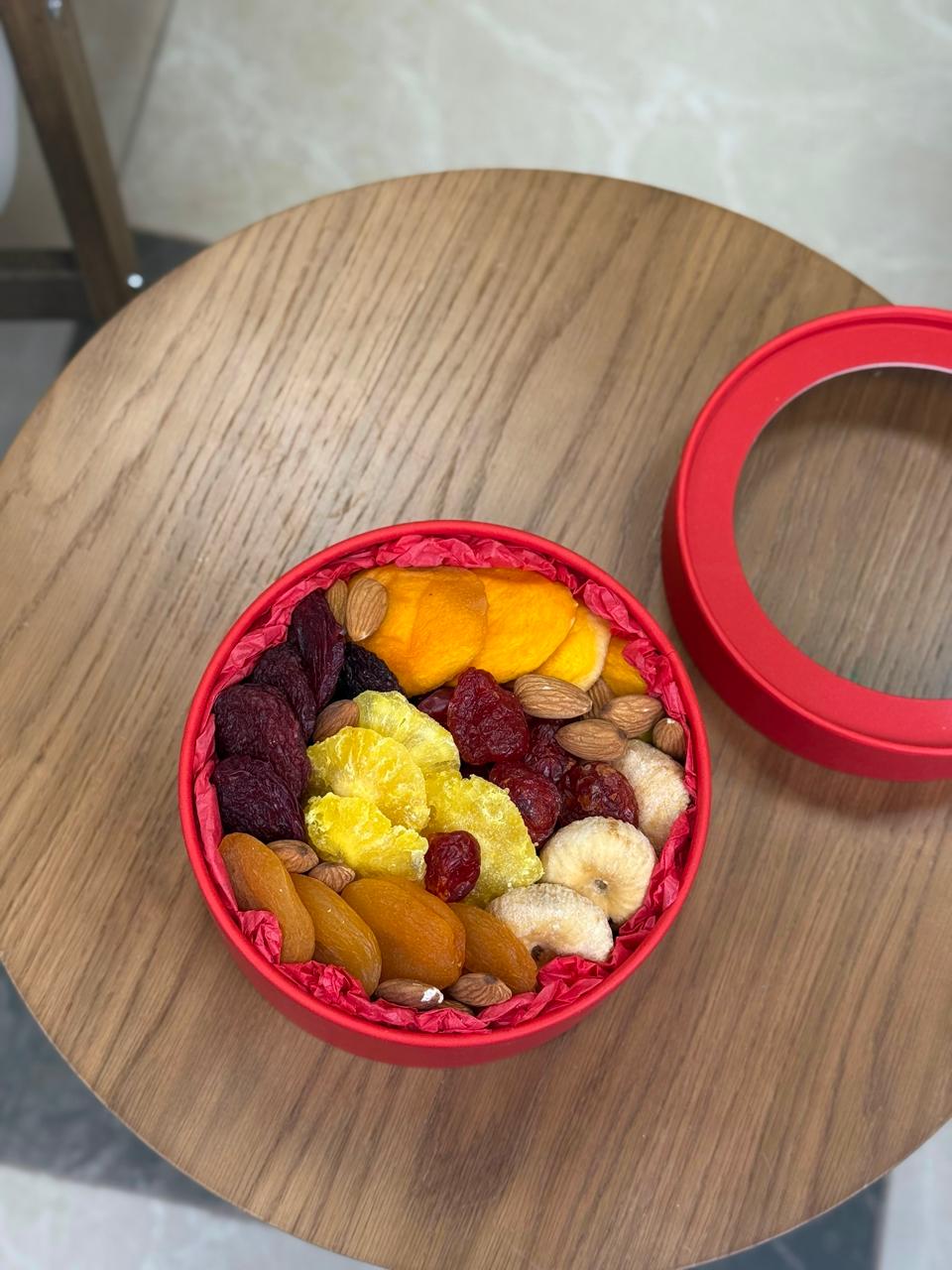 Фото Коробочка с сухофруктами и орехами, диаметр S